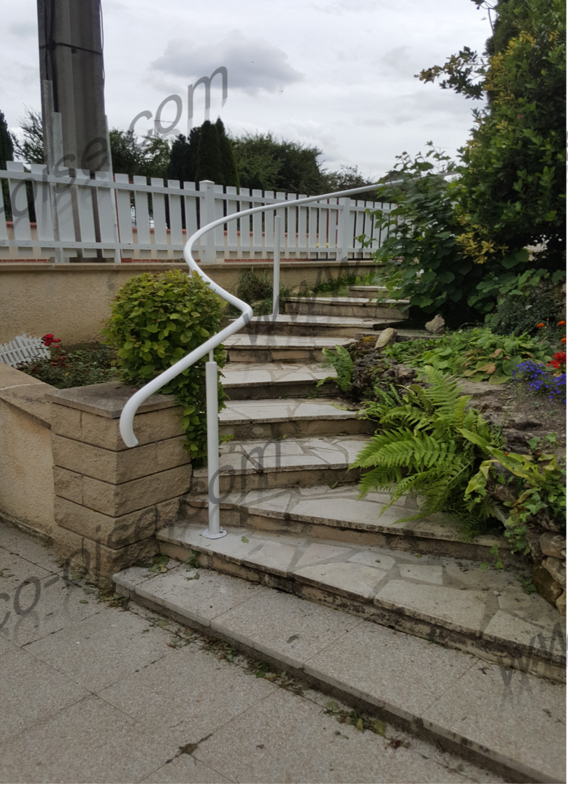 Main courante pour un escalier extérieur