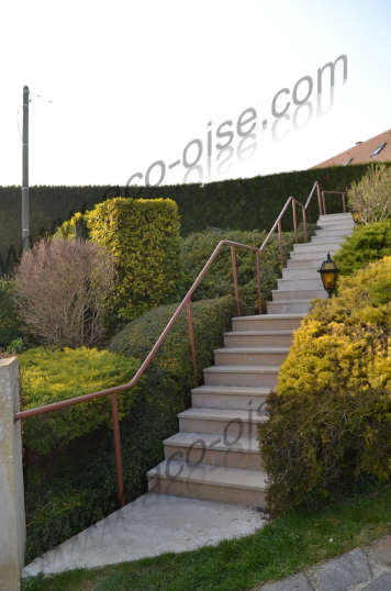 Main courante dans un jardin