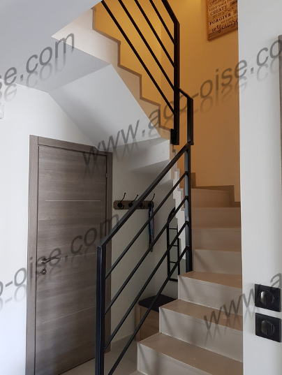 Rampes d'escalier asymétriques